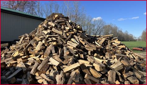 Should seasoned firewood hiss?
